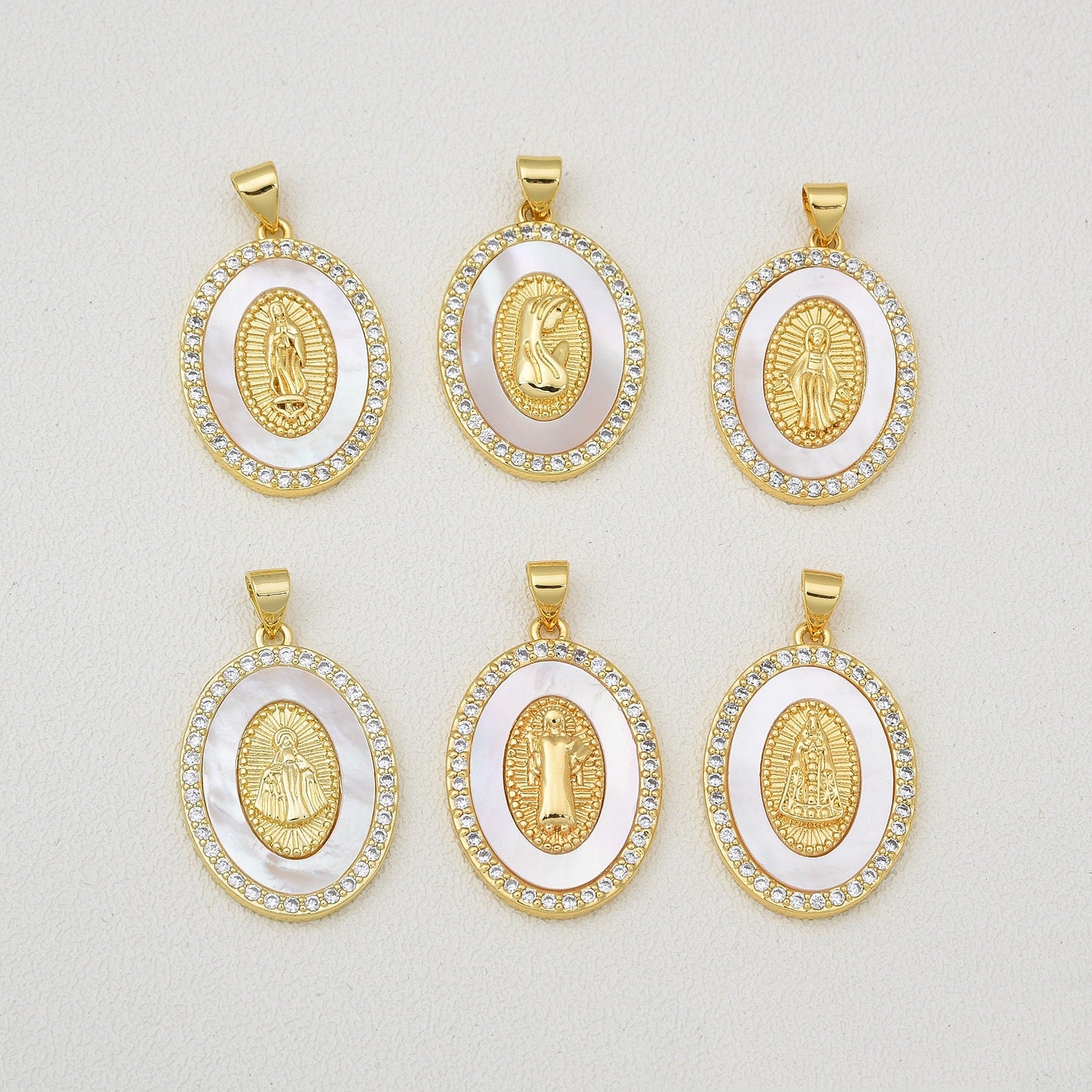 Vintage Madonna Pendant Cross Necklace Women's Fashion New Popular Pendant Clavicle Chain