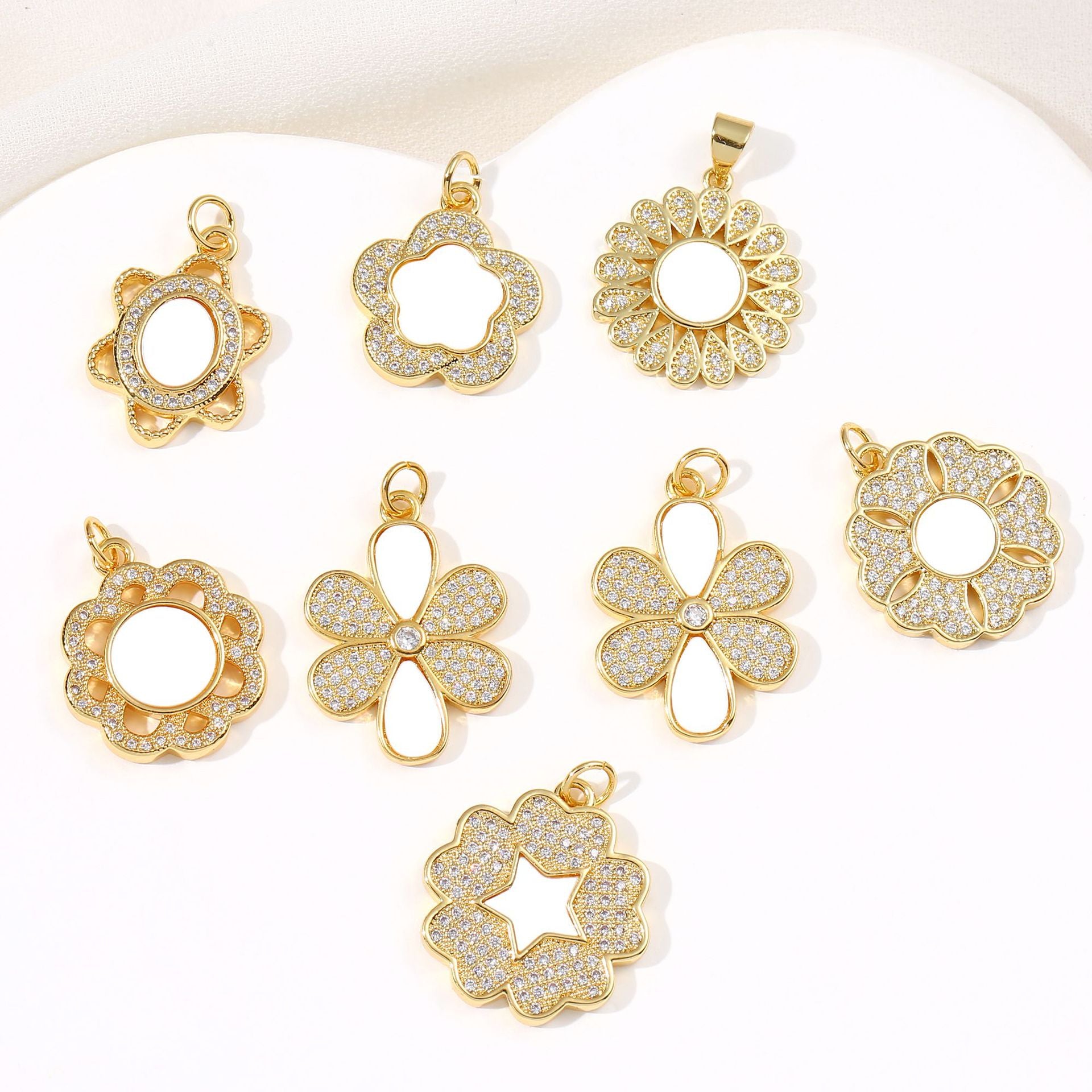 New arrival flower leaf natural shell petal pendant single pendant necklace female clavicle chain does not fade