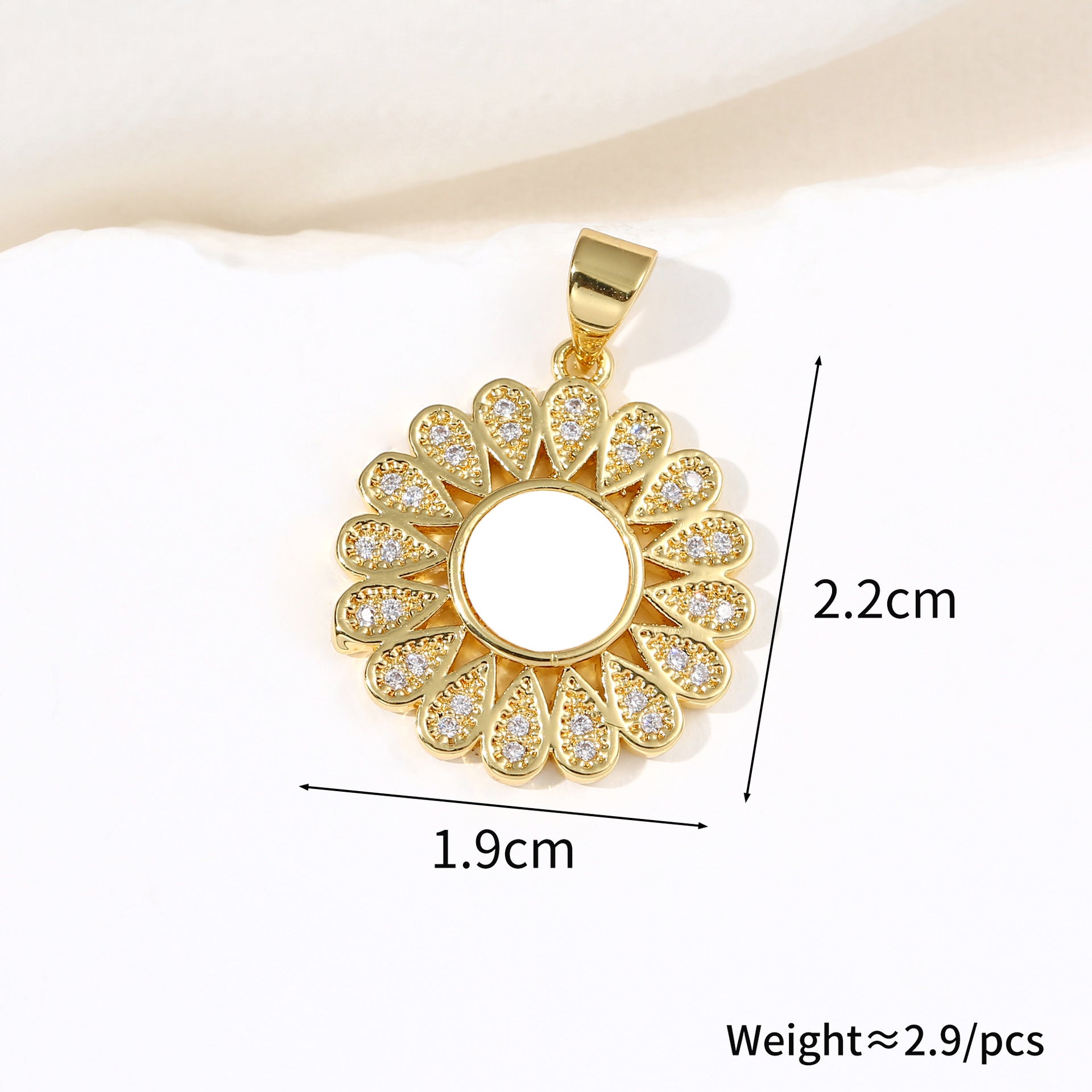 New arrival flower leaf natural shell petal pendant single pendant necklace female clavicle chain does not fade